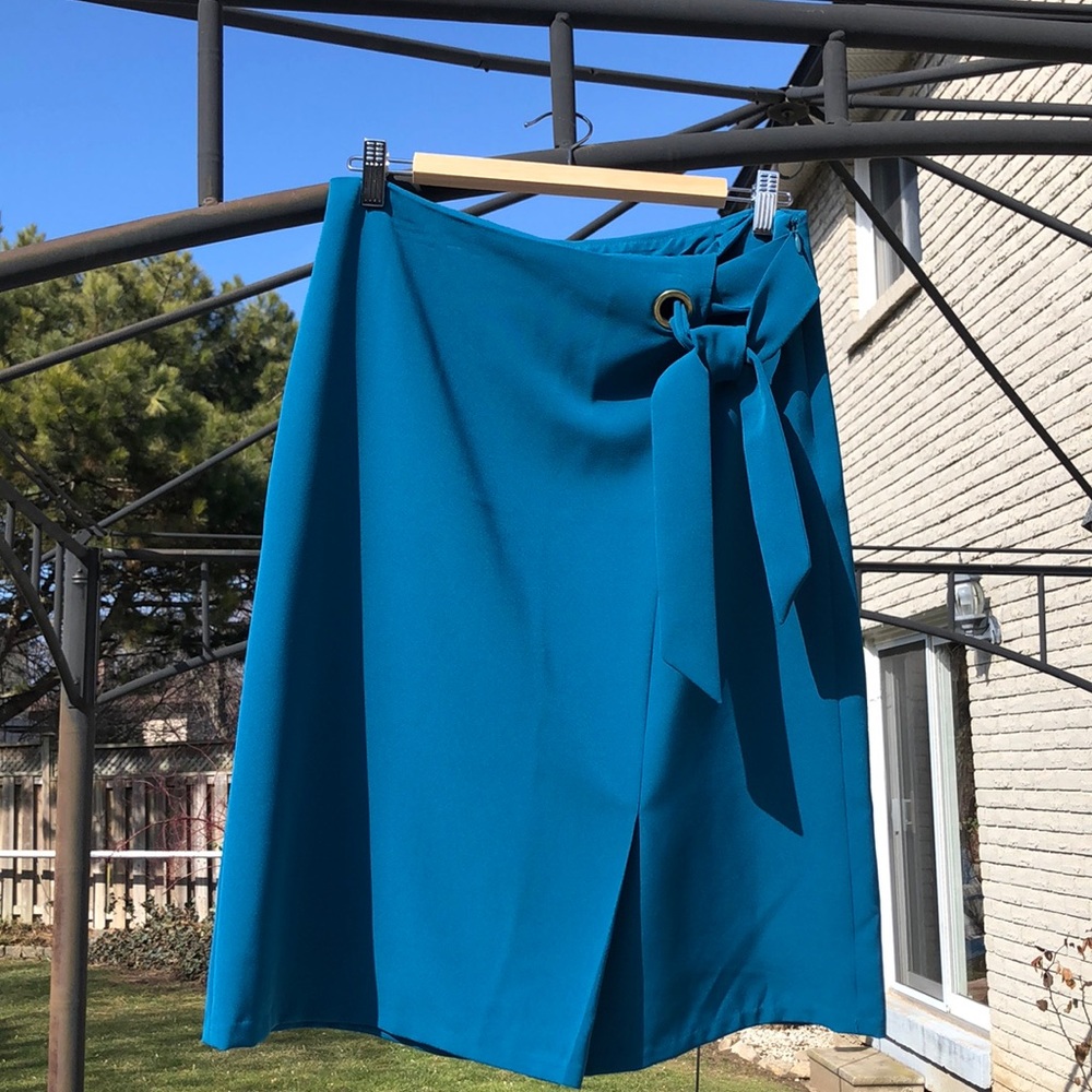 Chiffon skirt with faux knot detail at waist
